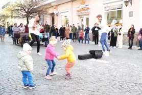 Peste 48.000 de copii, născuţi în Ucraina de la începutul războiului